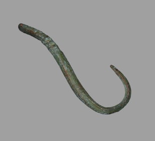 1" x 7/16" Pre-Columbian Copper Fish Hook, Motley COA, found in South America, Ex Steve Barras