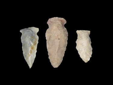 Grouping of 3 Arrowheads Found by Walter Johnson in Seneca, Illinois, Across From Skrivany Funeral
