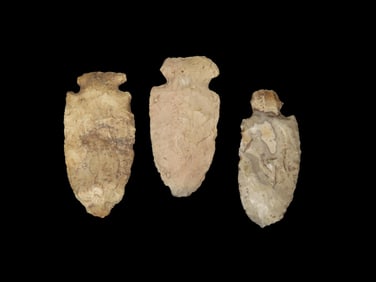 Grouping of 3 Arrowheads Found by Walter Johnson in Seneca, Illinois, Across From Skrivany Funeral