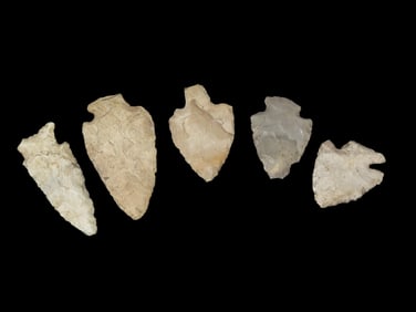 Grouping of 5 Arrowheads Found by Walter Johnson in Seneca, Illinois, Across From Skrivany Funeral