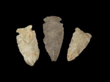 Grouping of 3 Arrowheads Found by Walter Johnson in Seneca, Illinois, Across From Skrivany Funeral