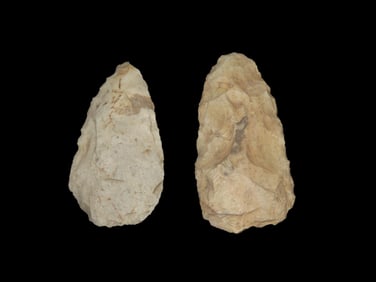 Grouping of 2 Artifacts