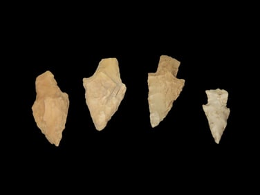 Grouping of 4 Arrowheads