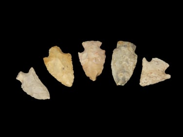 Grouping of 5 Arrowheads