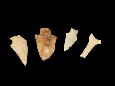Grouping of 4 Arrowheads