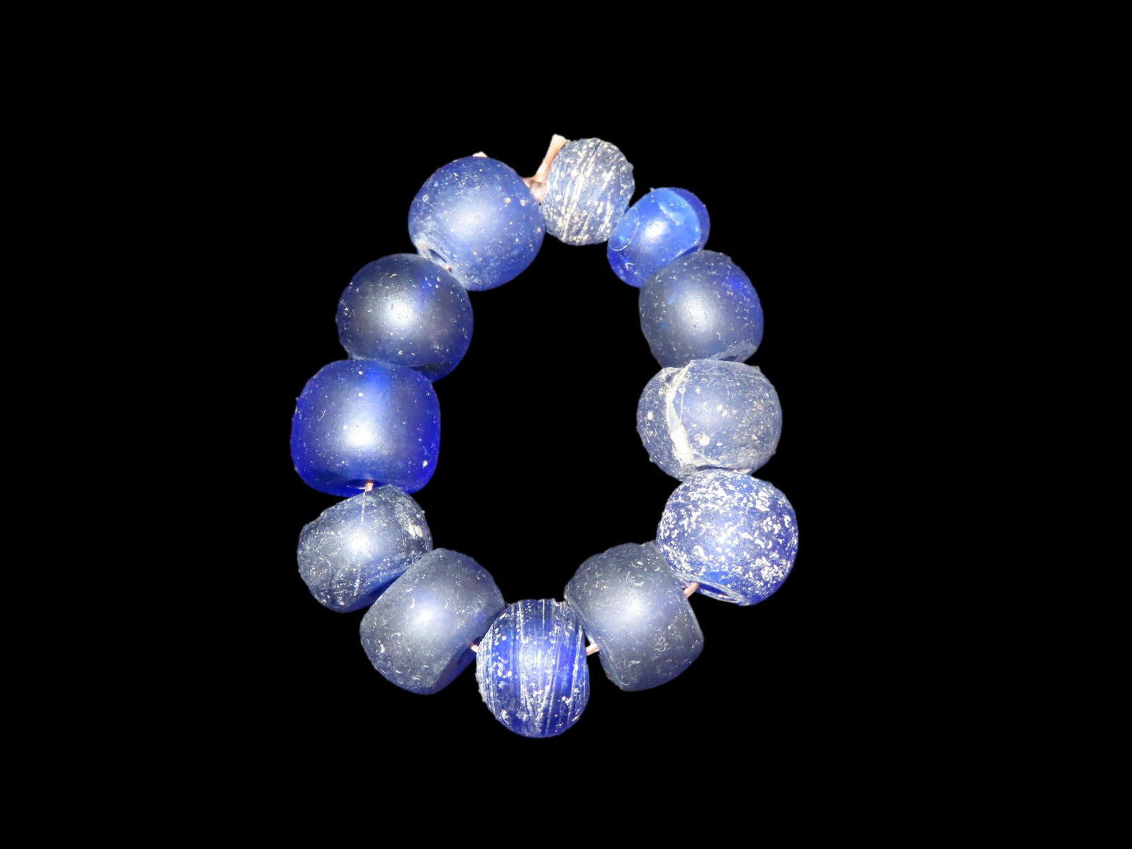 1 7/8" Approx Group Of Blue Dutch Glass Trade Beads With Nice Color (1 of 5)