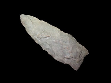 2 5/8" Piedmont-Northern Pt, found at The Beaver Site on the Marvin Farm in Attleboro,