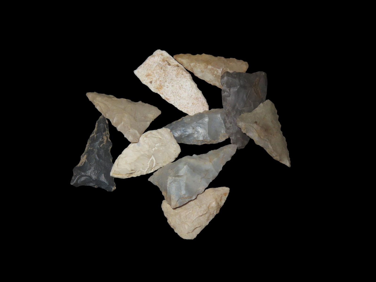 Lot of Kentucky and Tennessee Bird Points and Fort Ancient Triangles (1 of 4)