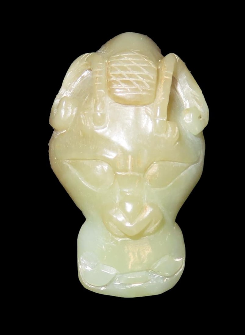 1 7/8" x 7/8" Chinese Jade Antique Effigy Pendant Handmade Tutelary Amulet Buckle: 1 7/8" x 7/8" Chinese Jade Antique Effigy Pendant Handmade Tutelary Amulet Buckle