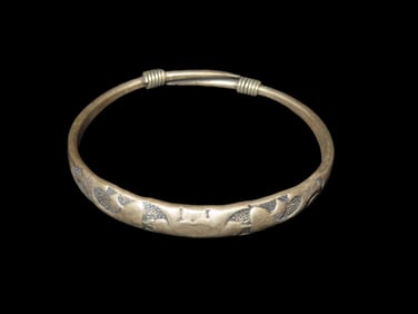 Asia Silver Bracelet With Unique Design Stamped