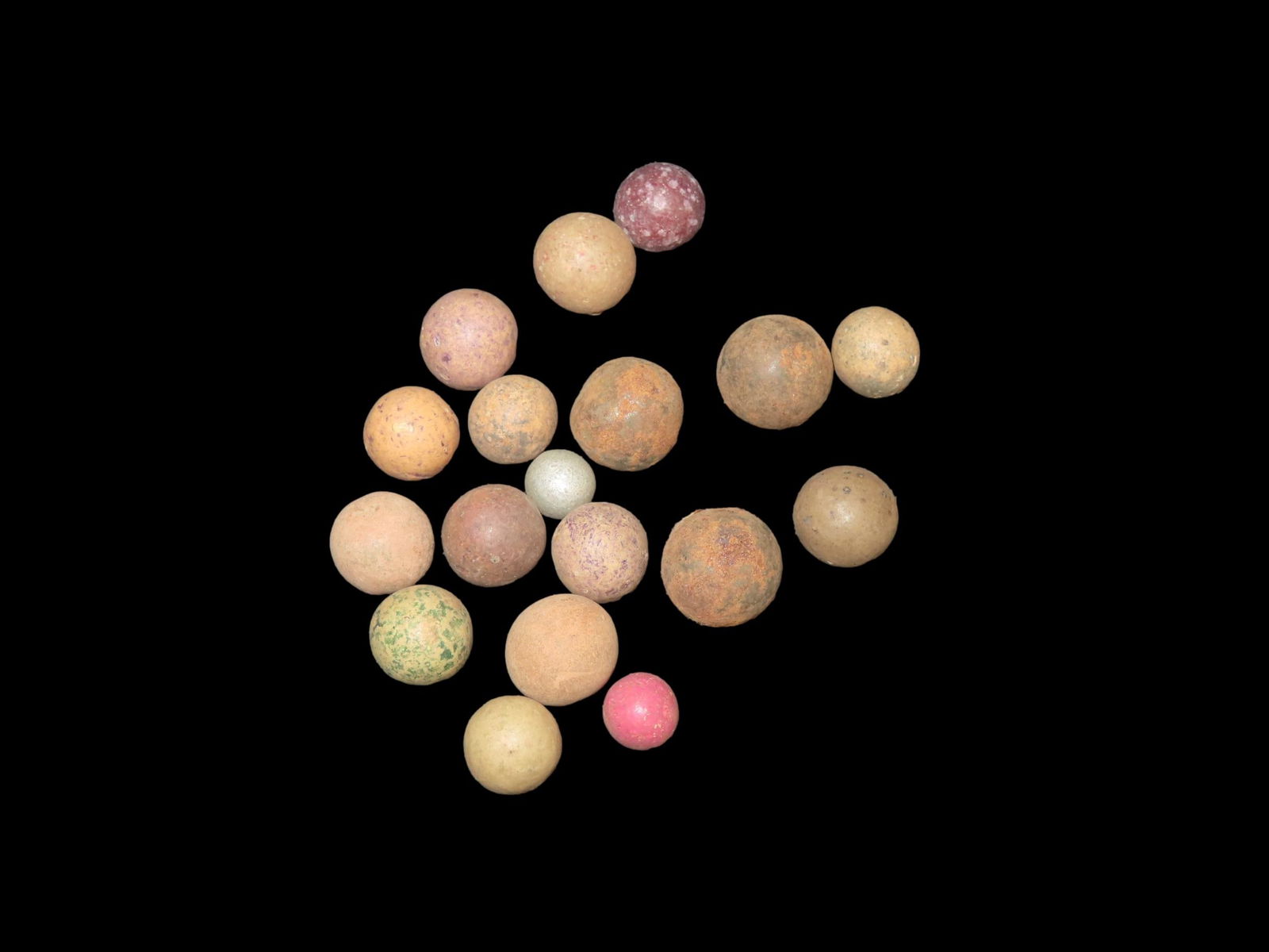 Group of 15 Clay Civil War Era Marbles: Group of 15 Clay Civil War Era Marbles