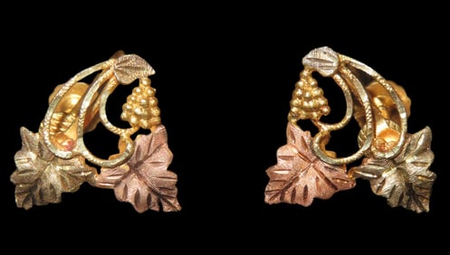 Vintage Black Hills Gold Screw-back Earrings. Leaves are 10K yellow, rose, and green gold. The