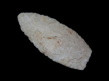 2 5/8"x1 1/8"x7/32" Angostura west, chert grey, 10,000-8,000 B.P.