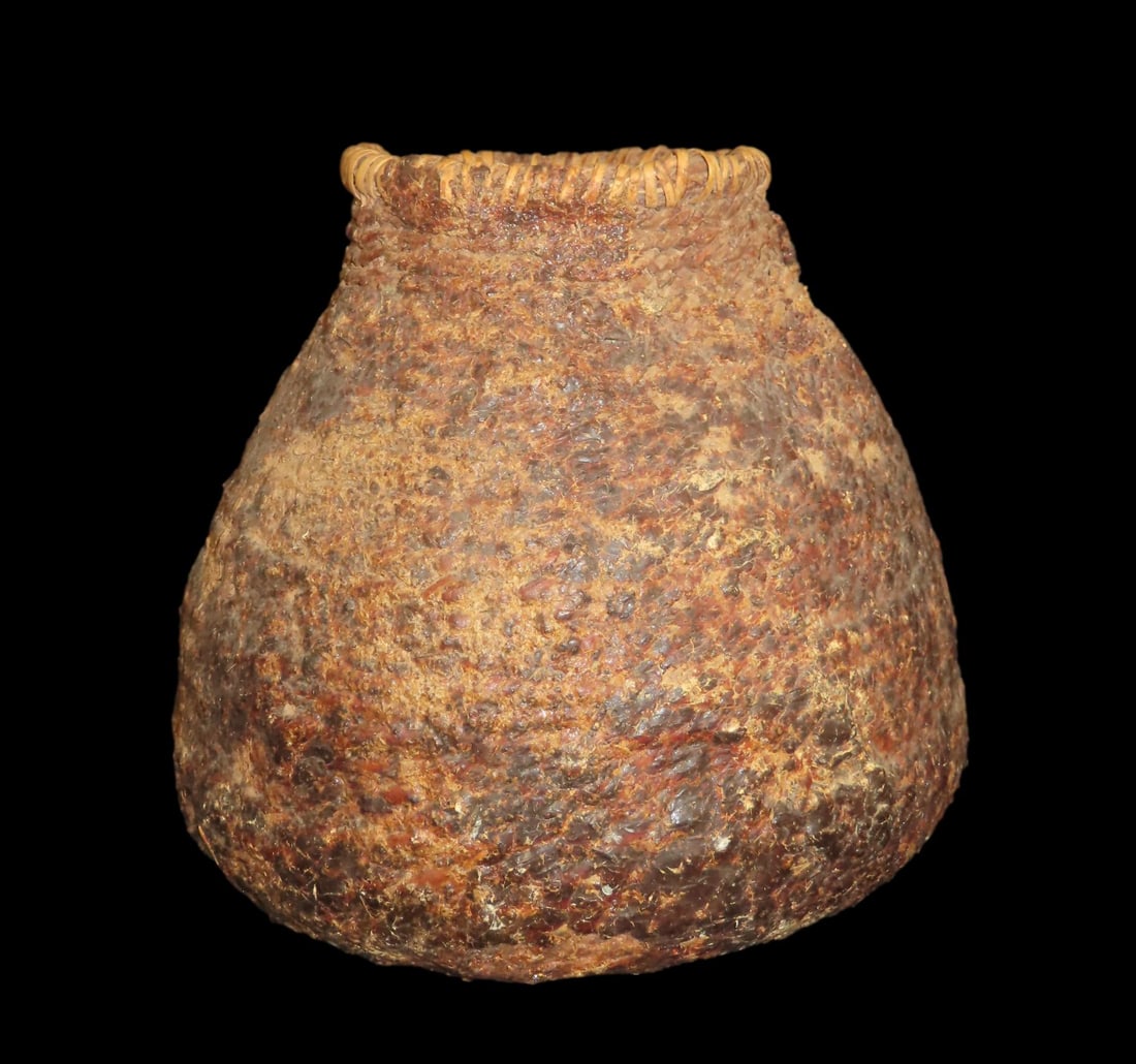 Rare Early 1900's Native American Paiute / Apache Indians Tus Pinon Pitch Covered Water Jug / Basket (1 of 7)