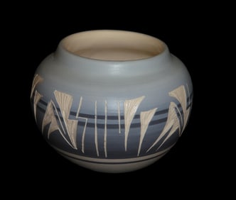 4 1/4" Native American Indian Southwest Navajo Pottery Bowl / Jar