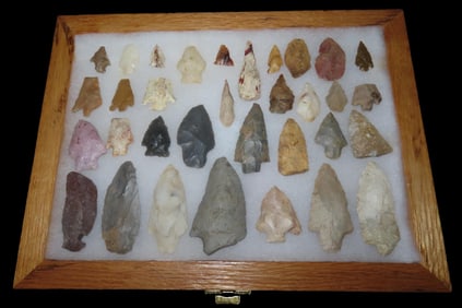 12x9" Oak Frame Of 32 Arrowheads Personal Finds Jeff Thompson Florida/Georgia