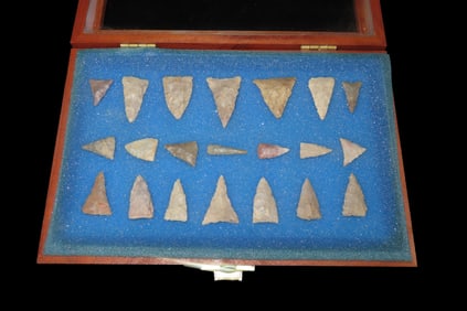 8x5" Walnut Wooden Frame Of Fort Ancient Points Found In 1929 Near The City Of Ashland Boyd Co.