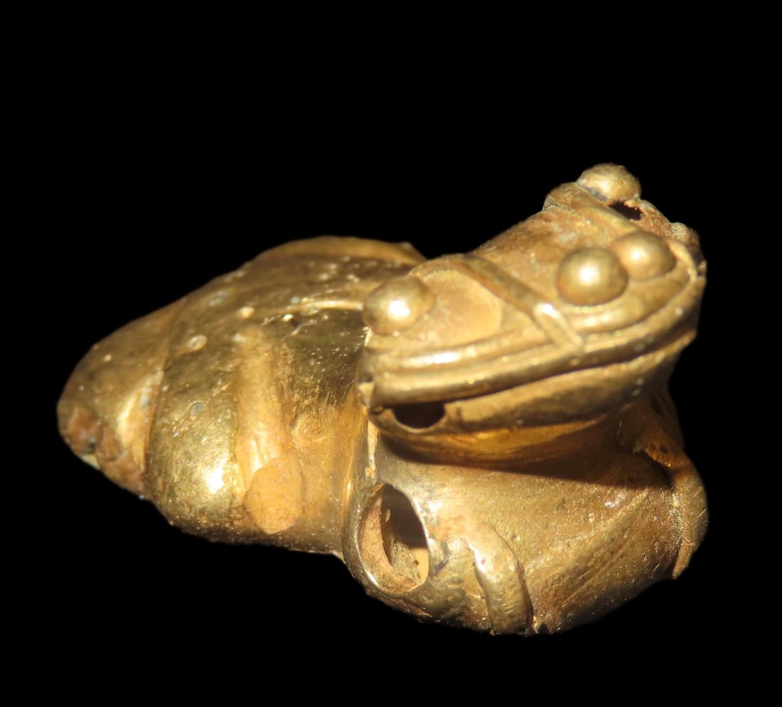1" Pre-Columbian Tairona Tumbaga Sitting Frog Effigy Pendant, Gold Content Unknown (1 of 8)