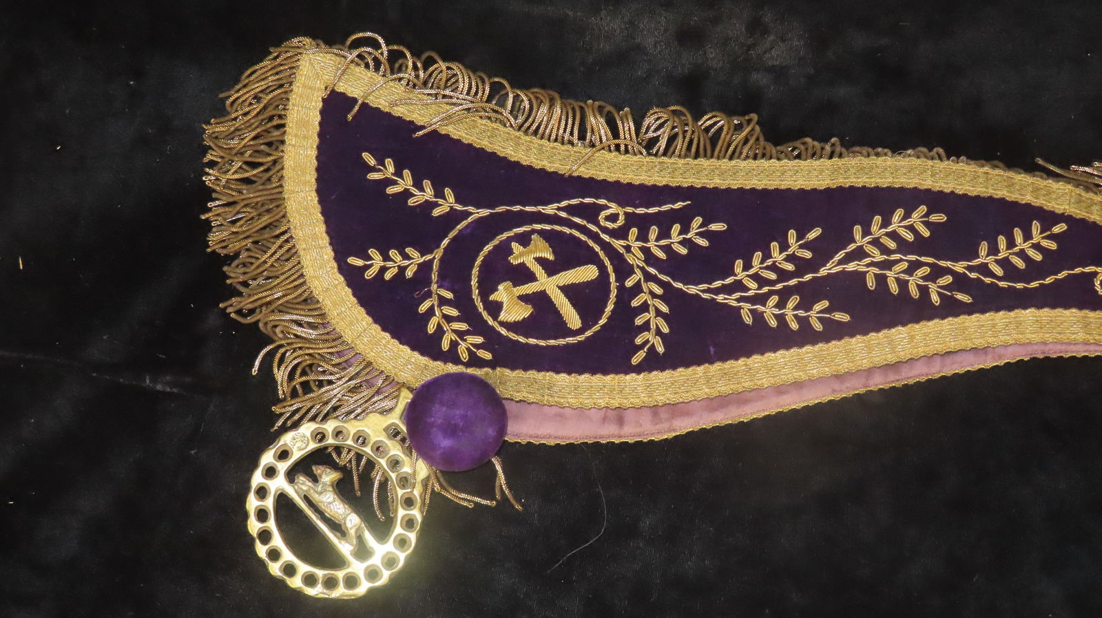 Modern Woodsman Vest With Rare Fox Hunt Medallion: Modern Woodsman Vest With Rare Fox Hunt Medallion