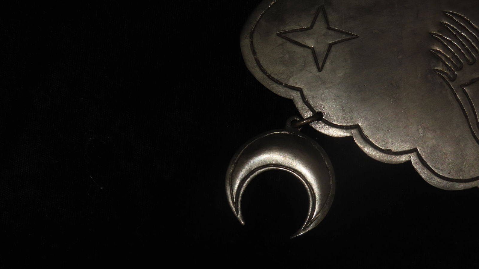 7 1/4' x 6 3/8' French Fur Trade Gorget: 7 1/4" x 6 3/8" French Fur Trade Gorget