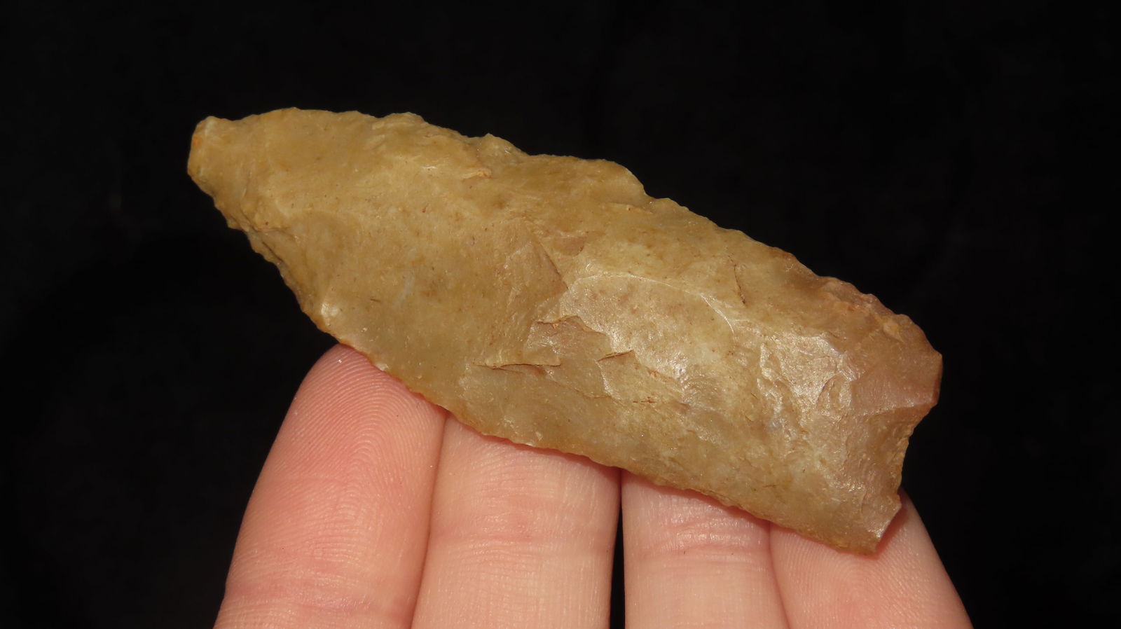 2 1/2' Agate Basin Point, Northwestern States: 2 1/2" Agate Basin Point, Northwestern States