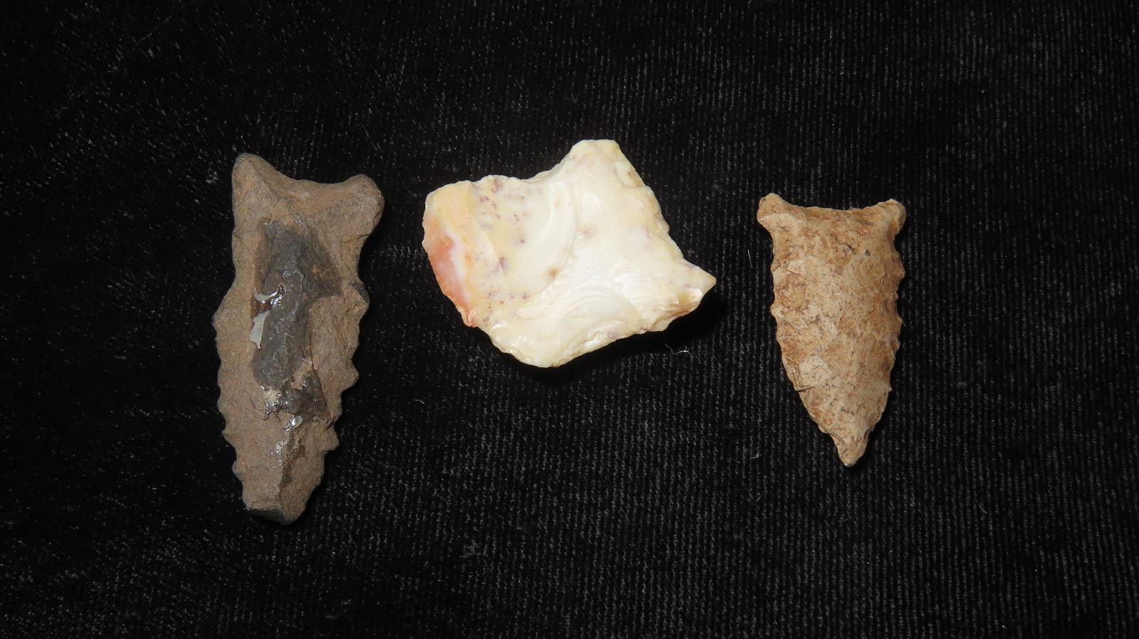 Lot of 3 Bird Points, Northwestern States: Lot of 3 Bird Points, Northwestern States