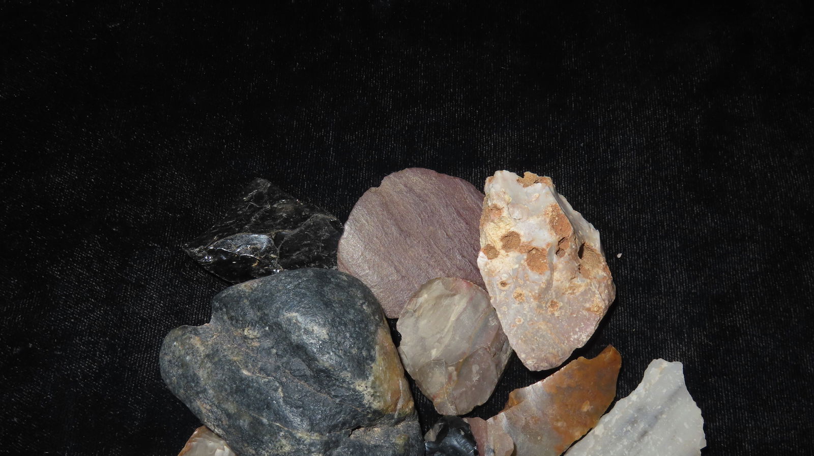 Lot of Flint Tools and Scrapers (Great for Studying Flint Material): Lot of Flint Tools and Scrapers (Great for Studying Flint Material)