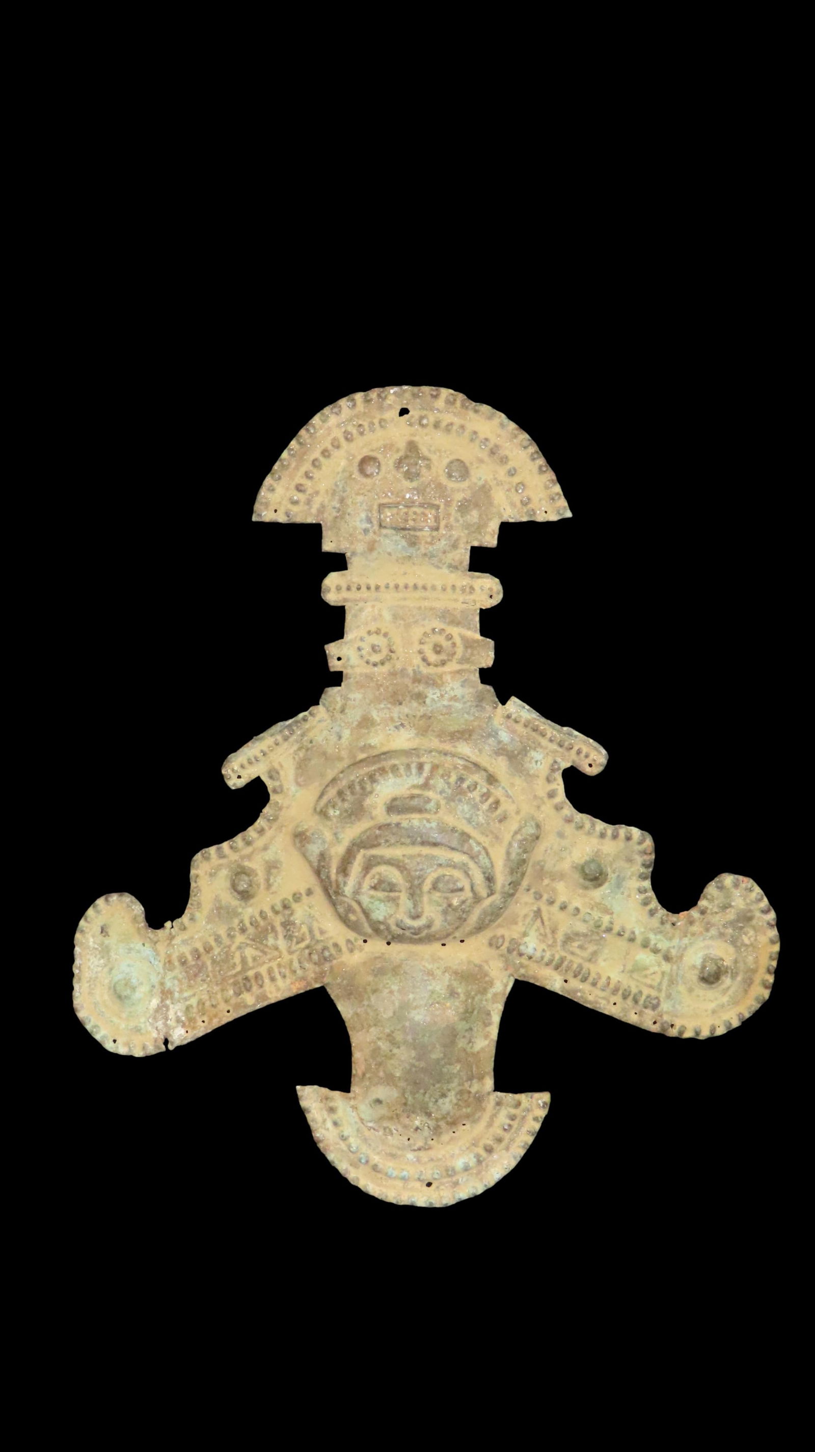 11.3/4" Pre-Columbian Effigy Pendant, COA Roy Motley & John Leithoff, Made of Copper, Found in South: 11.3/4" Pre-Columbian Effigy Pendant, COA Roy Motley & John Leithoff, Made of Copper, Found in South America, Ex. Steve Barras Estate