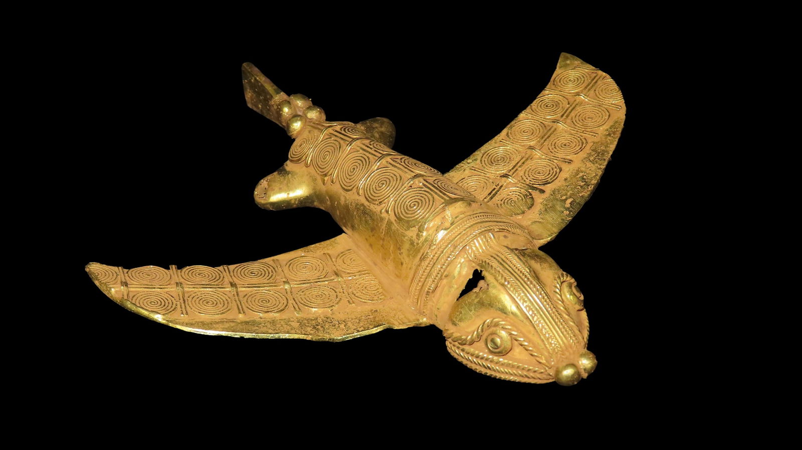 6 3/8" Pre-Columbian Zoomorphic Wing Fish Effigy Pendant, Tumbaga (Gold and Copper Mixture),: 6 3/8" Pre-Columbian Zoomorphic Wing Fish Effigy Pendant, Tumbaga (Gold and Copper Mixture), Motley/Leithoff COA, Reported South America, Exact Gold Contents Unknown, Ex. Steve Barras Estate