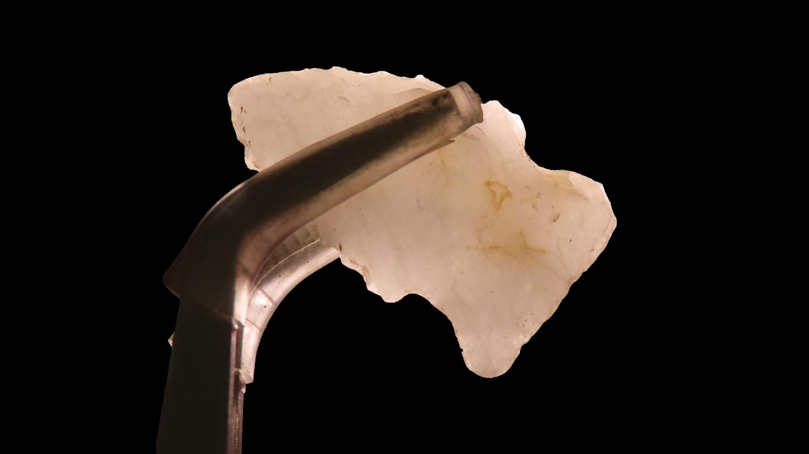 Super Crystal Quartz Beveled Arrowhead, Found by Bill Smith in Marshall Co., Alabama, Related types: Super Crystal Quartz Beveled Arrowhead, Found by Bill Smith in Marshall Co., Alabama, Related types - Dalton, Palmer, Kirk, Big Sandy, Early Archaic