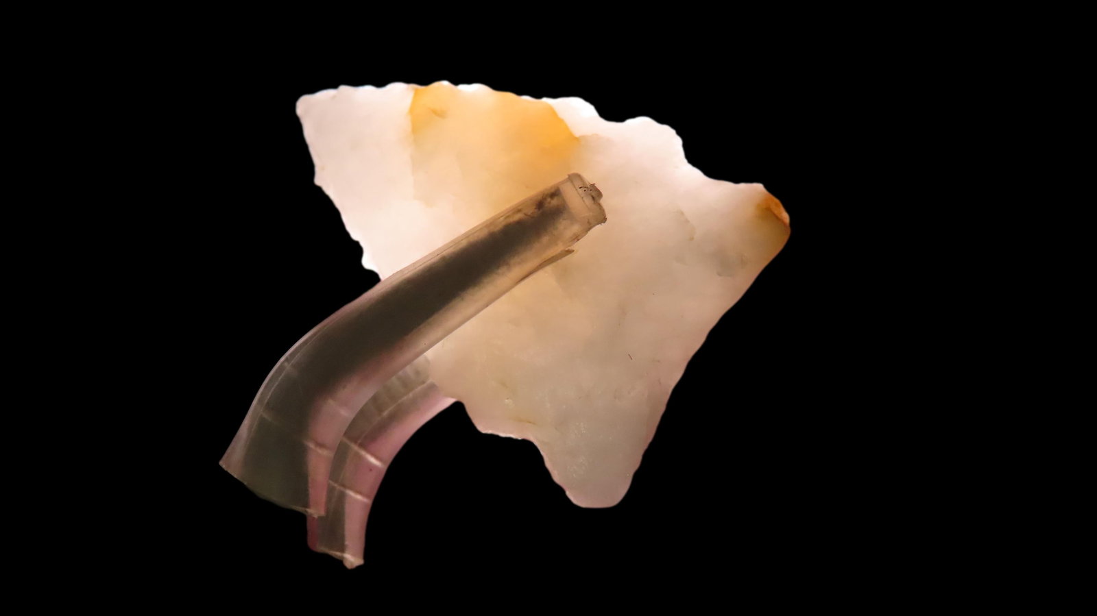 Super Crystal Quartz Beveled Arrowhead, Found by Bill Smith in Marshall Co., Alabama, Related types: Super Crystal Quartz Beveled Arrowhead, Found by Bill Smith in Marshall Co., Alabama, Related types - Dalton, Palmer, Kirk, Big Sandy, Early Archaic