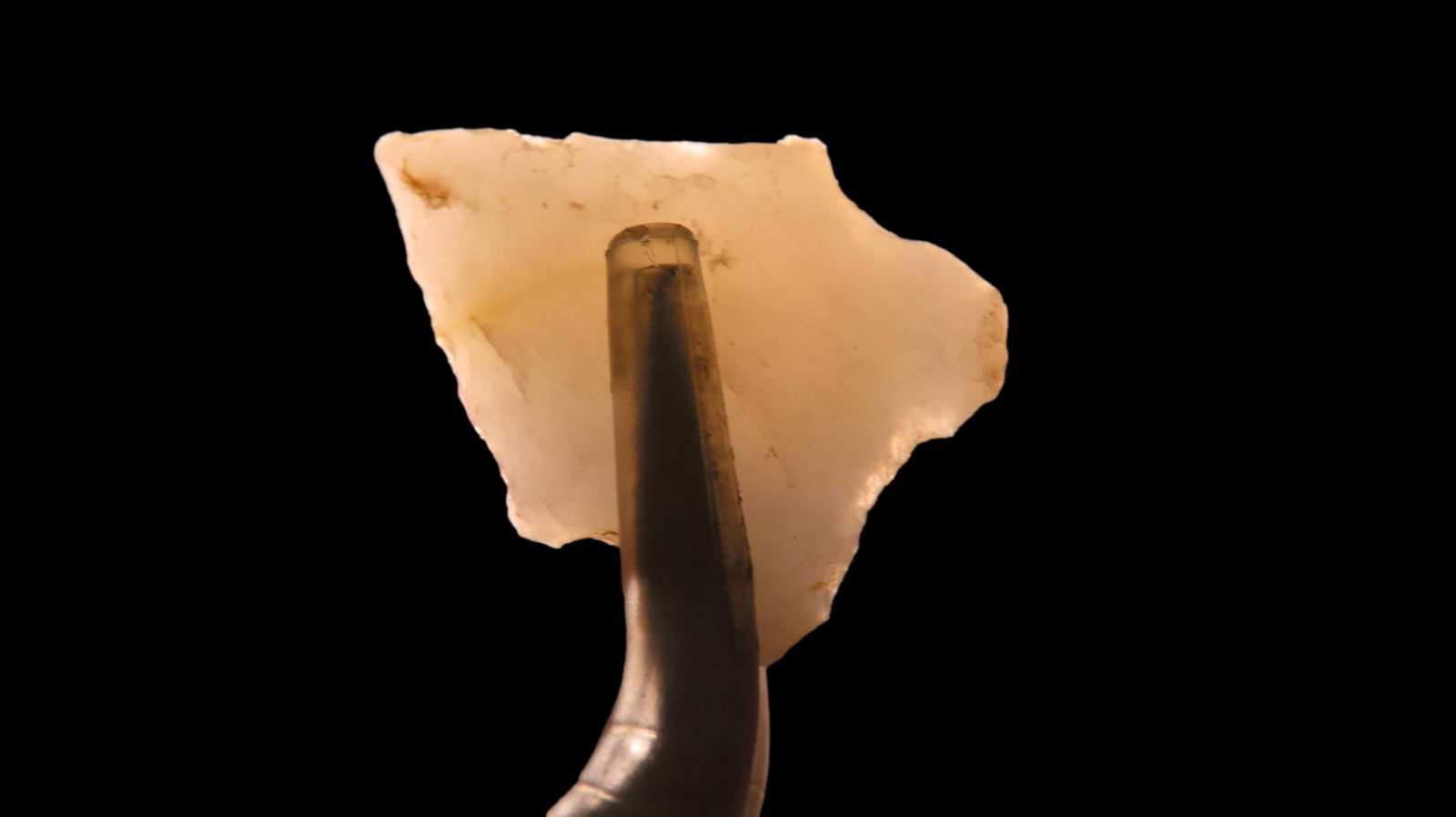 Super Crystal Quartz Beveled Arrowhead, Found by Bill Smith in Marshall Co., Alabama, Related types: Super Crystal Quartz Beveled Arrowhead, Found by Bill Smith in Marshall Co., Alabama, Related types - Dalton, Palmer, Kirk, Big Sandy, Early Archaic