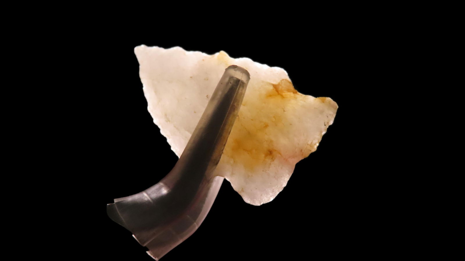 Super Crystal Quartz Beveled Arrowhead, Found by Bill Smith in Marshall Co., Alabama, Related types: Super Crystal Quartz Beveled Arrowhead, Found by Bill Smith in Marshall Co., Alabama, Related types - Dalton, Palmer, Kirk, Big Sandy, Early Archaic