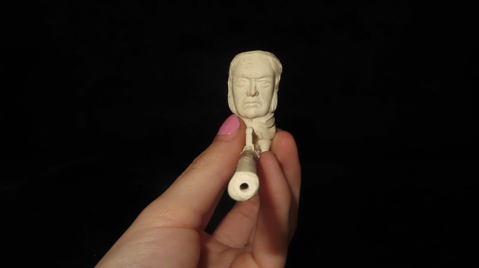 Early German Kaolin Pipe - 5