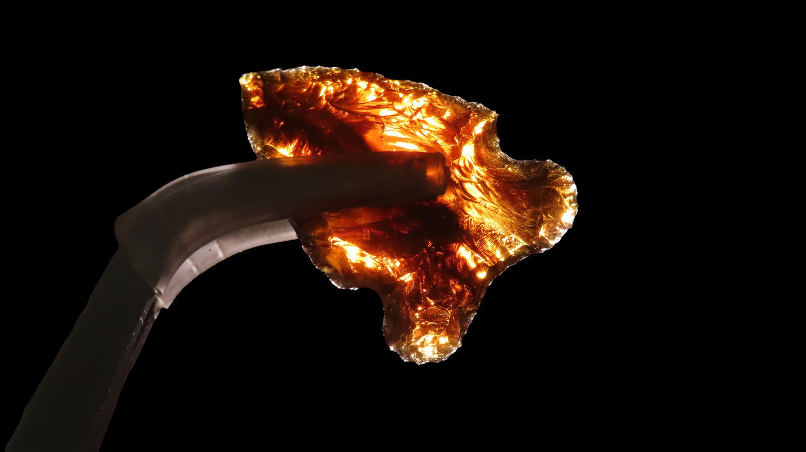 Colofrul Glass Historic Arrowhead from New Mexico: Colofrul Glass Historic Arrowhead from New Mexico