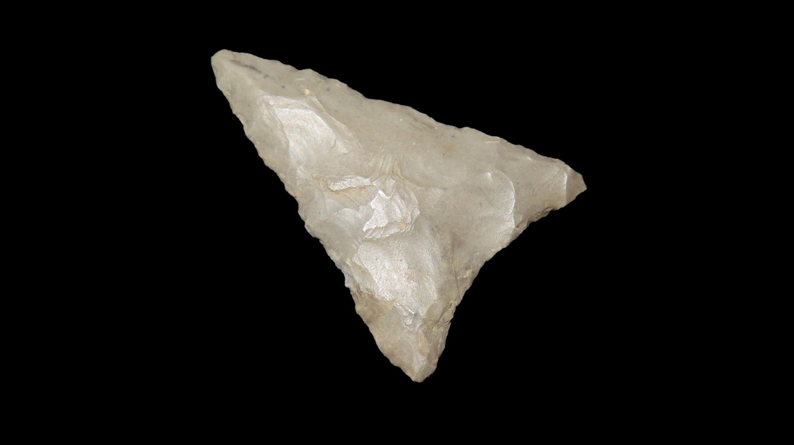 1 3/16" Long Large and Fine Fort Achient Triangle, Southern Ohio: 1 3/16" Long Large and Fine Fort Achient Triangle, Southern Ohio