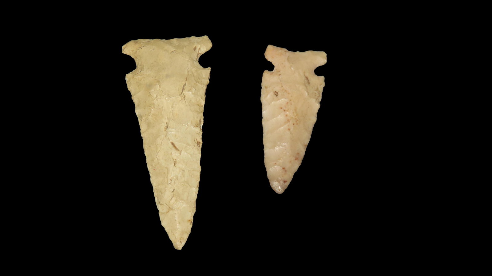 Lot of 2 Logan Creek Points, Largest is 3 1/4”: Lot of 2 Logan Creek Points, Largest is 3 1/4”