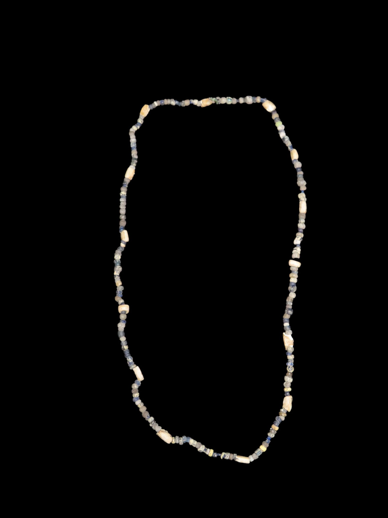 23." Trade Beads Strand shell And Glass Motley COA Found in Georgia Ex-Gene Johns And Frank Morast: 23." Trade Beads Strand shell And Glass Motley COA Found in Georgia Ex-Gene Johns And Frank Morast