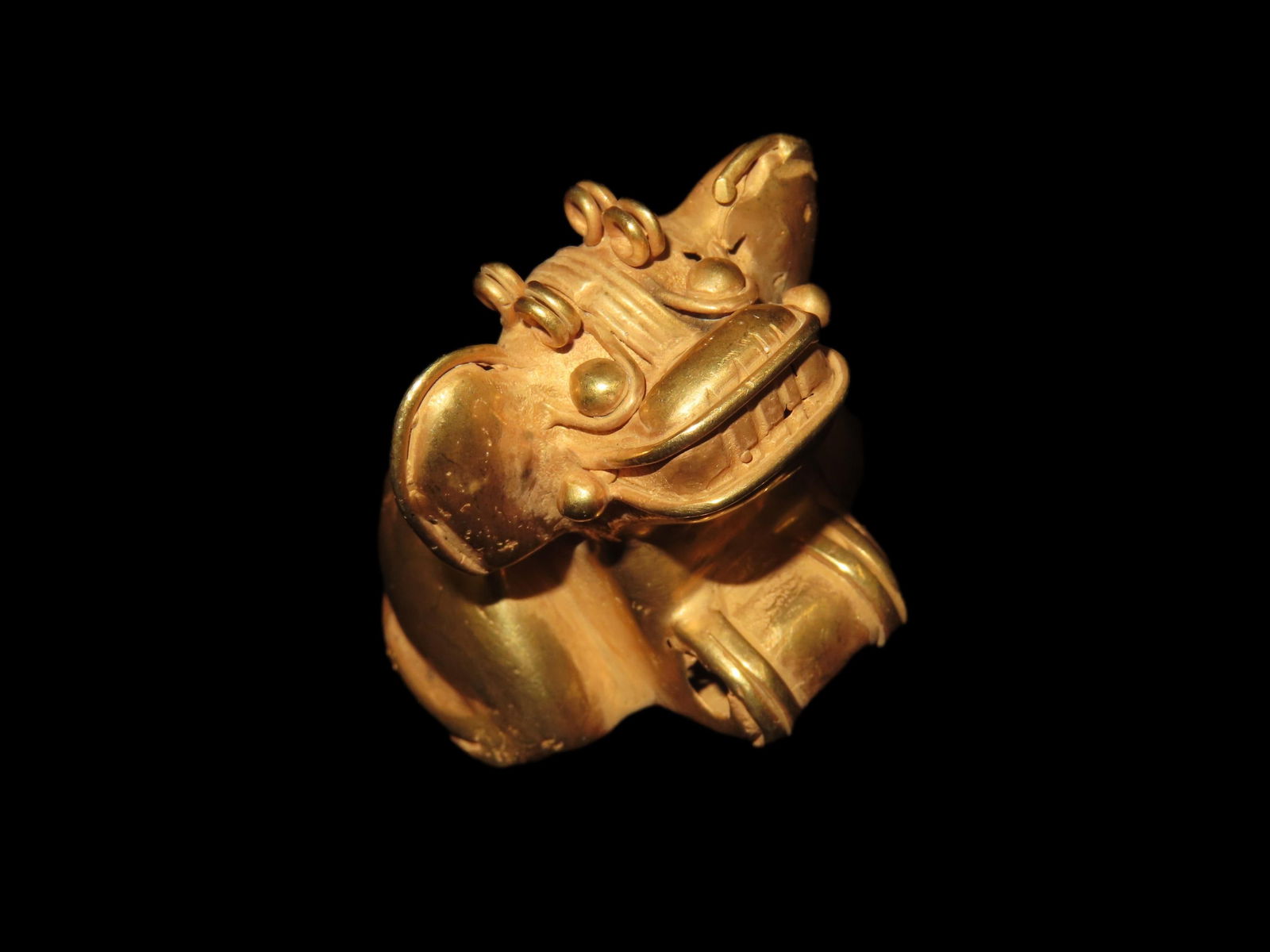 1.5/8" Pre-Columbian Gold Tumbaga Zoomorphic Effigy Bell Pendant Motley COA Central America Gold: 1.5/8" Pre-Columbian Gold Tumbaga Zoomorphic Effigy Bell Pendant Motley COA Central America Gold content unkown