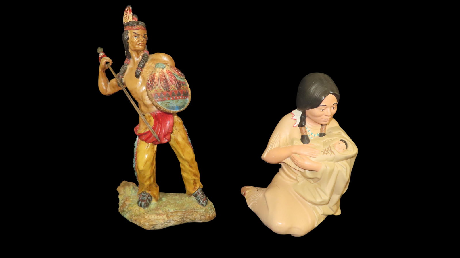 Lot of 2 Native American Display Figuines, Tip of Spear broken and reglued (1 of 7)