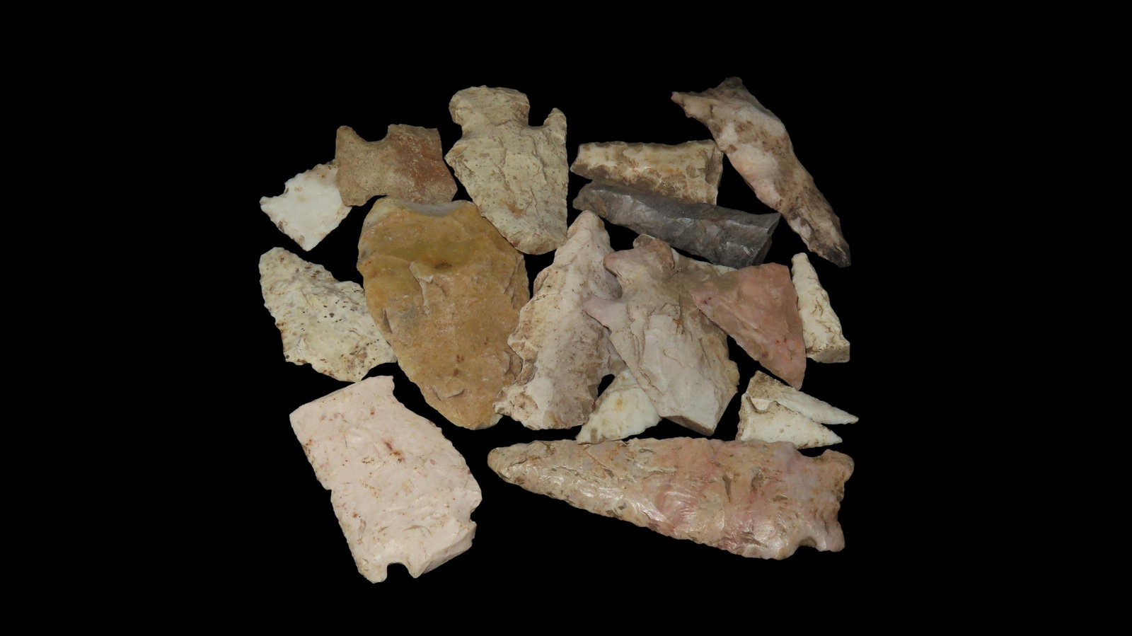 Box Containing a lot of various common arrowheads, heartbreakers, all found in Missouri (1 of 4)