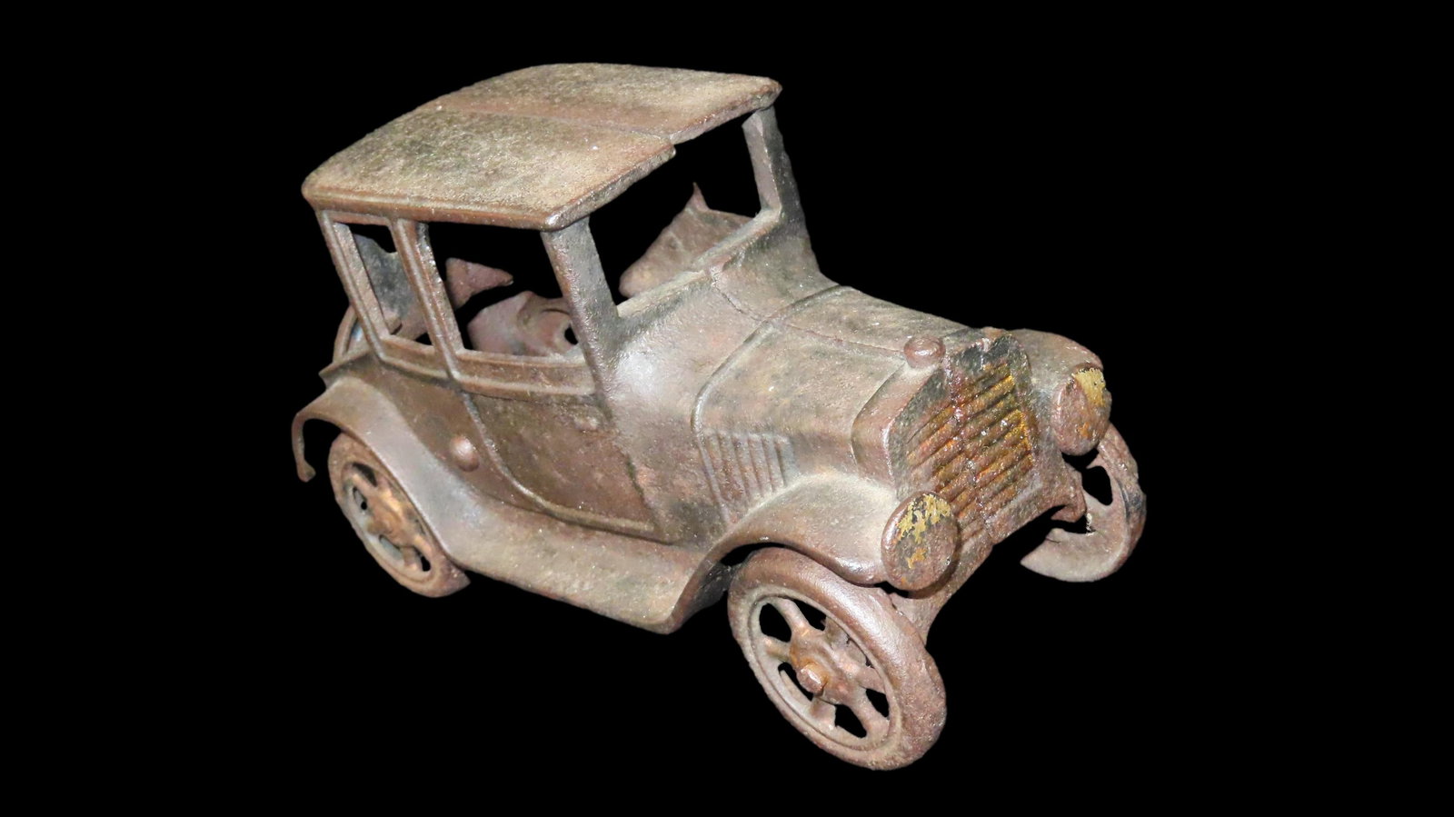 8 3/8" x 4 1/4" Vintage Cast Iron Ford Model T Toy Car, 1920's (1 of 6)