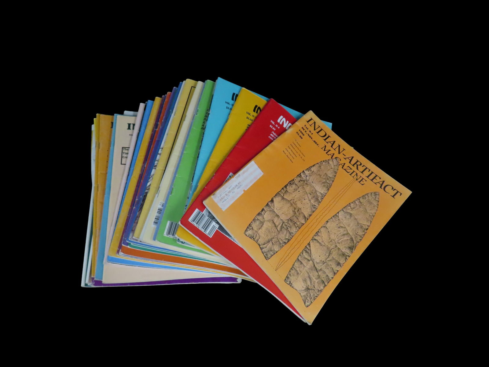 Group of 33. Indian-Artifact Magazine. Varying Issues between 1990 - 2003.: Group of 33. Indian-Artifact Magazine. Varying Issues between 1990 - 2003.