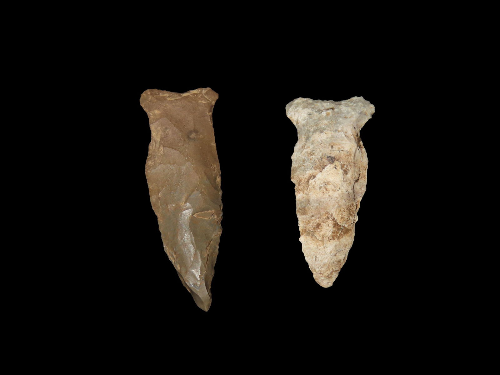 Lot of 2 Archaic Side Knotches, the largest is 2 3/4": Lot of 2 Archaic Side Knotches, the largest is 2 3/4"