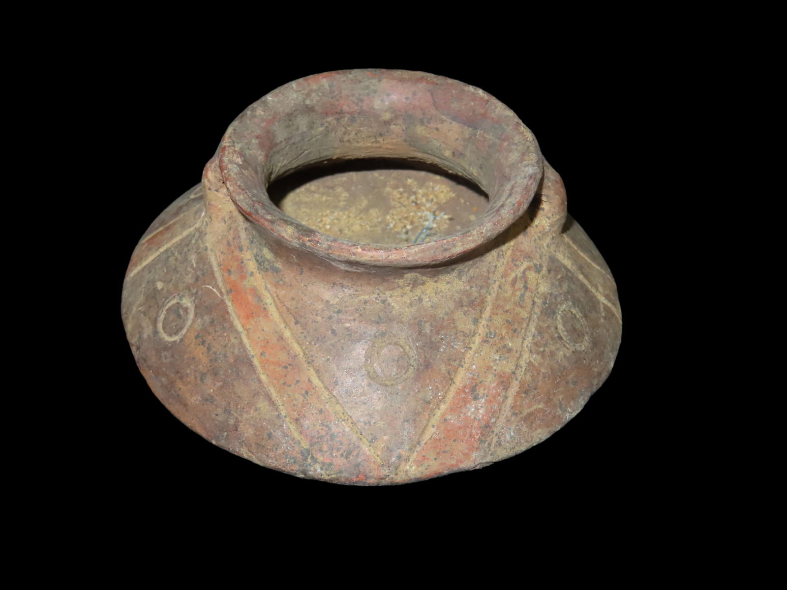 4 5/8" Pottery Vessel, Good Design and Paint, Pre Columbian, Columbia South America: 4 5/8" Pottery Vessel, Good Design and Paint, Pre Columbian, Columbia South America