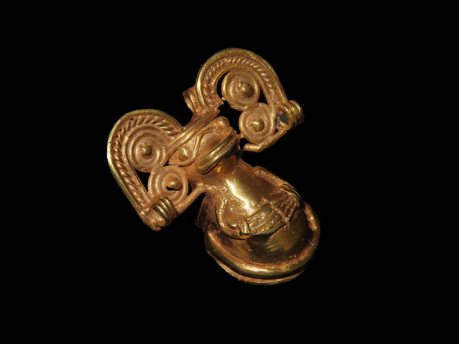 1 1/2" x 1 1/2" Zoomorphic Figure Rattle Pendant, Tumbaga a Gold and Copper Mixture. Columbia. (1 of 9)