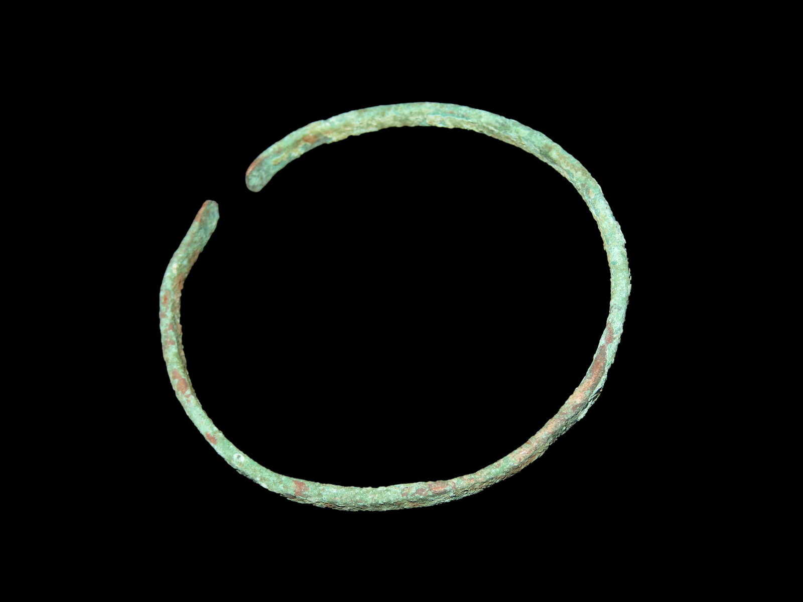2 5/8" Pre-Columbian Bracelet. Copper. South America.: 2 5/8" Pre-Columbian Bracelet. Copper. South America.