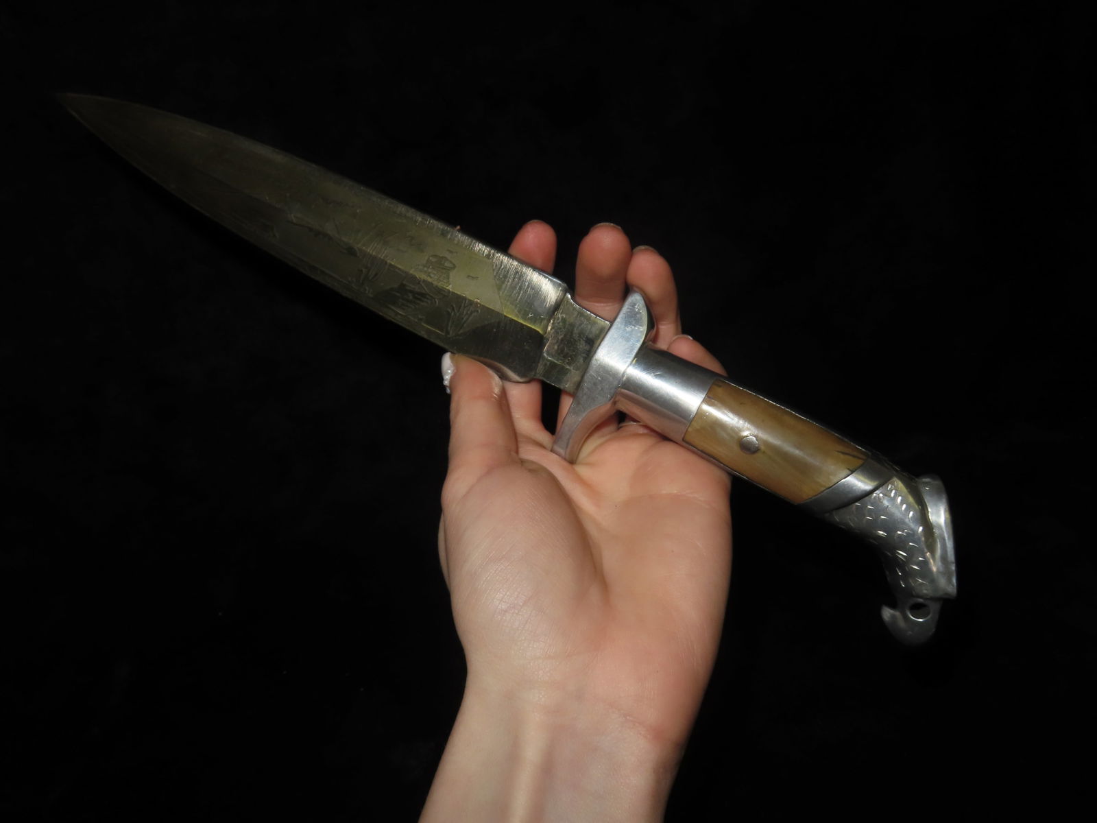 Vintage Eagle Head Knife with Leather Sheath. - 3