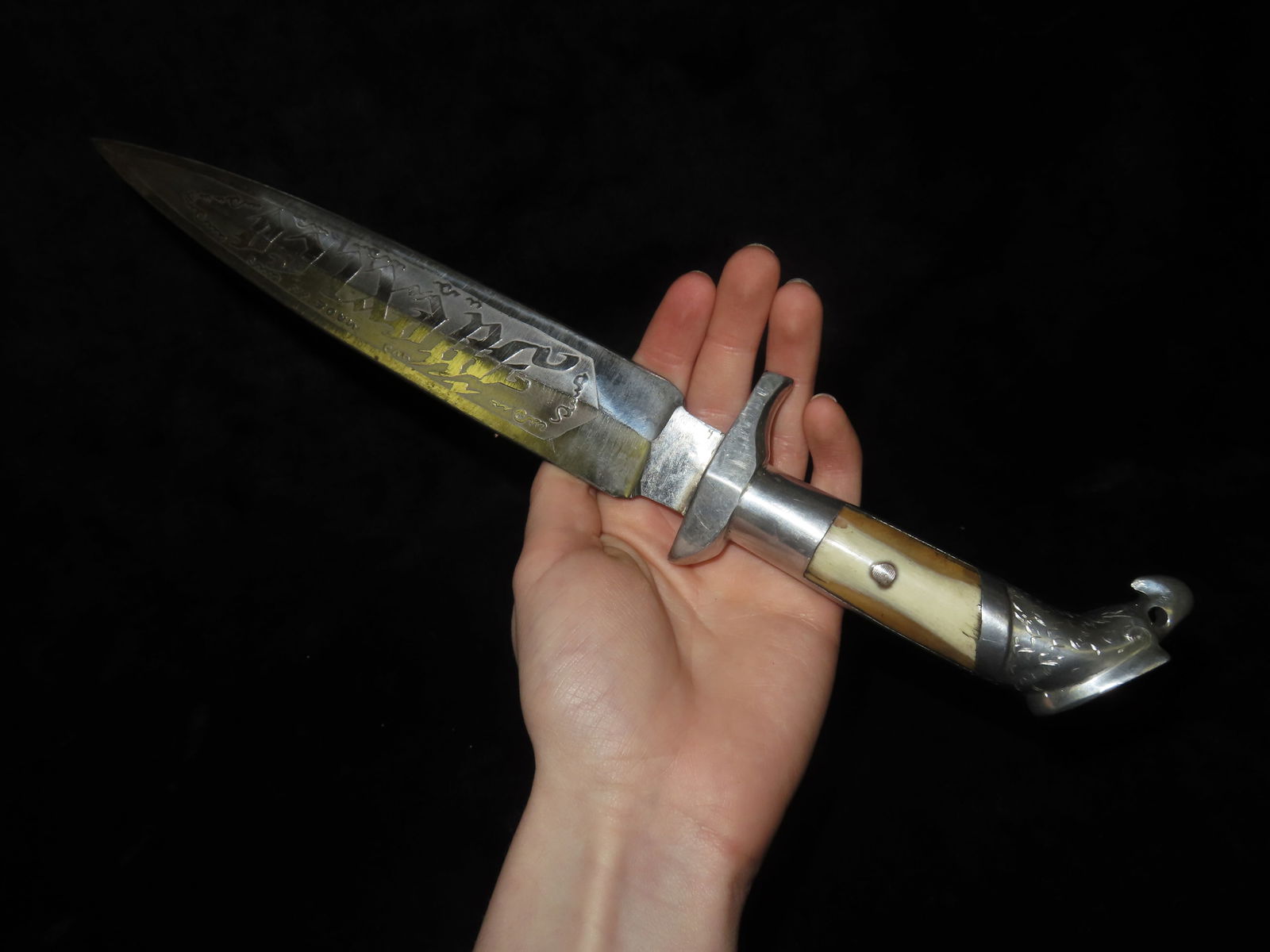 Vintage Eagle Head Knife with Leather Sheath. - 4