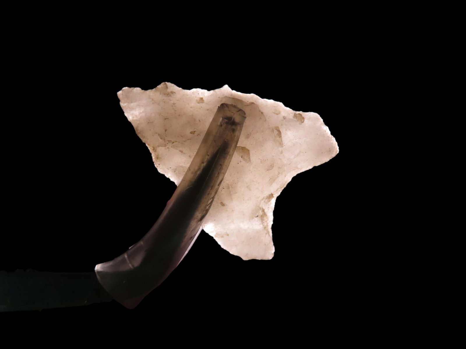 1 1/6" Late Paleo Alamance/Clovis. 12,000-10,000 BP. Crystal Quartz. Marvin Farm/Beaver Site.: 1 1/6" Late Paleo Alamance/Clovis. 12,000-10,000 BP. Crystal Quartz. Marvin Farm/Beaver Site. Attleboro, Massachusetts. Found in 1920-1930. Ex Peter Engstrom/Dr. Robbins.